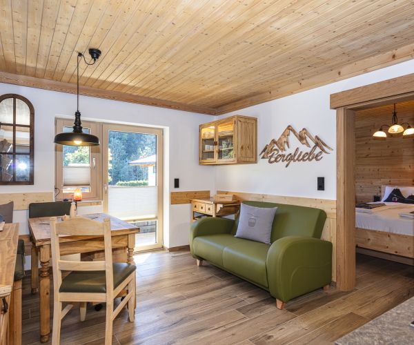 ferienwohnung Buachblick im Haus Elisabeth in Fieberbrunn mit Blick in die Wohnküche